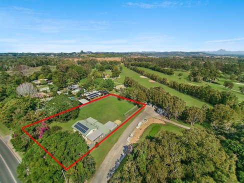 130 Tweed Coast Road, CHINDERAH NSW 2487