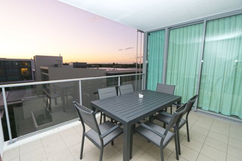 1307/33 T E Peters Drive, BROADBEACH WATERS QLD 4218