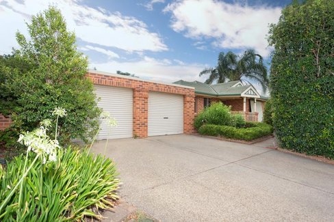 131 Undurra Drive, GLENFIELD PARK NSW 2650