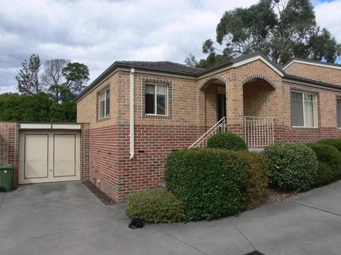 13 15 Cambridge Road Mooroolbark 3138