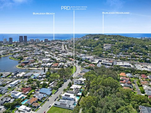 132 Acanthus Avenue, Burleigh Waters QLD 4220