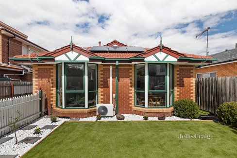 1 32 Wallace Street Brunswick West 3055
