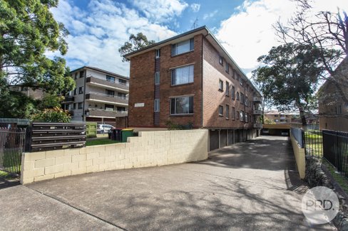13/213 Derby Street, PENRITH NSW 2750