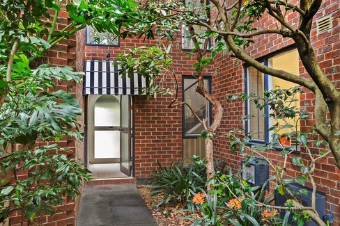 13/249 Burke Road Glen Iris 3146