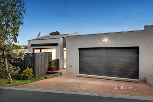 13 37 William Street Ringwood 3134