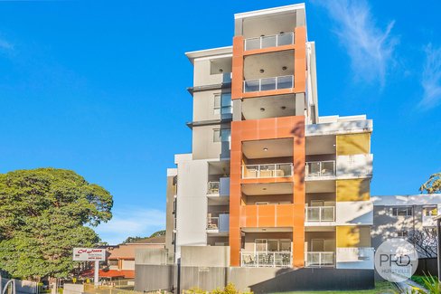 13/4 St Georges Parade, HURSTVILLE