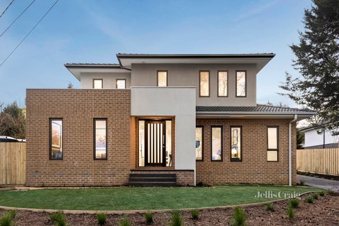 1 35 Lyons Road Croydon North 3136