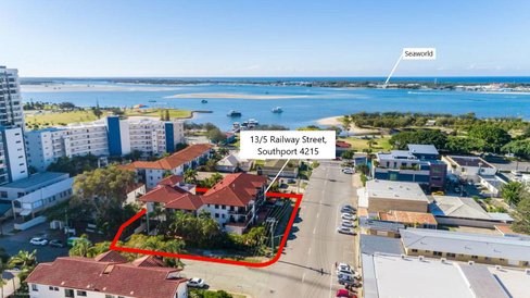 13/5 Railway Street, SOUTHPORT QLD 4215