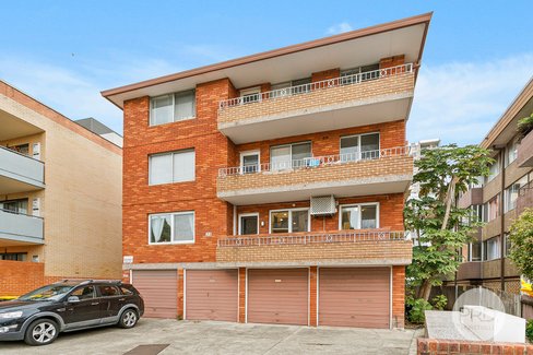 1/35 The Avenue, HURSTVILLE NSW 2220