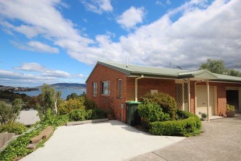 1/36a Natone Street, LINDISFARNE TAS 7015