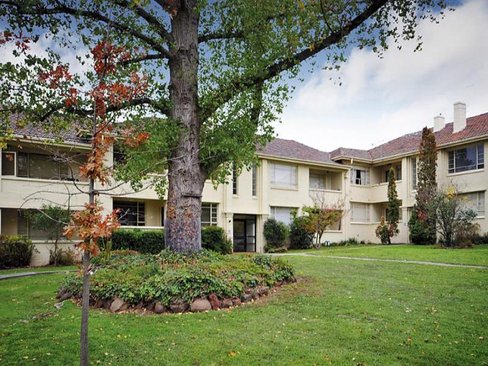 13 7 College Parade Kew 3101