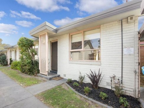 1 37 Grice Crescent Essendon 3040