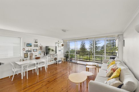 13/74 The Esplanade, Burleigh Heads QLD 4220