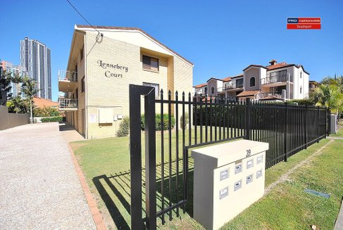 1/39 Lenneberg Street, SOUTHPORT QLD 4215