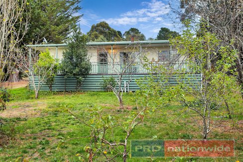 14 Adair Street, LINTON VIC 3360