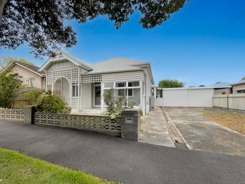 14 Alexandra Ave Avenue Geelong 3220