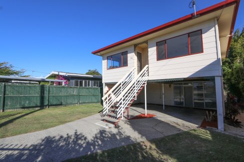 14 Beitz Avenue, LABRADOR QLD 4215