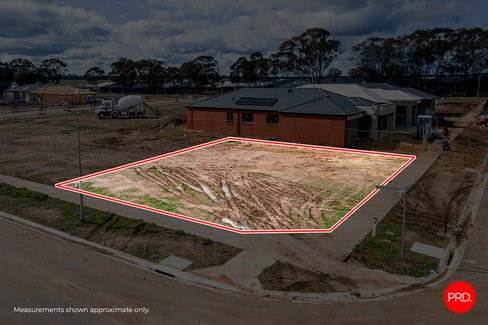 14 Boldiston Crescent, HUNTLY VIC 3551