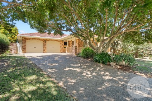 14 Brooklyn Drive, BOURKELANDS NSW 2650