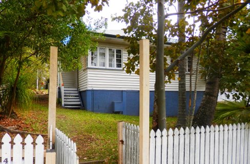 14 Chisholm Street, STAFFORD HEIGHTS QLD 4053