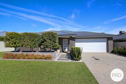 14 Felstead Circuit, THURGOONA NSW 2640