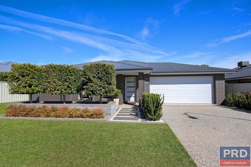 14 Felstead Circuit, THURGOONA NSW 2640