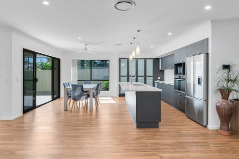 14 Forrest Avenue, MOLENDINAR QLD 4214