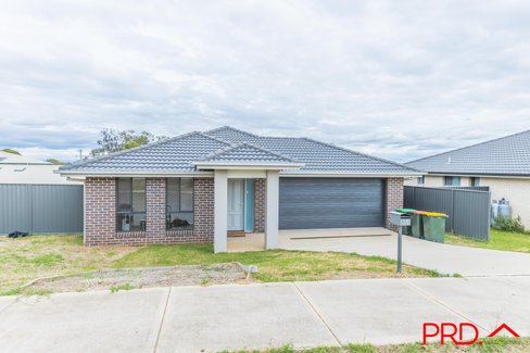 14 Francis Avenue, TAMWORTH NSW 2340