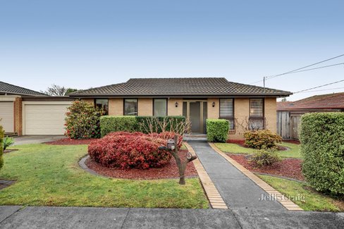 14 Galahad Crescent Glen Waverley 3150