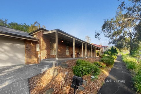 14 Henry Arthur Drive Diamond Creek 3089