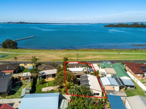 14 Holborn Street, BERKELEY NSW 2506