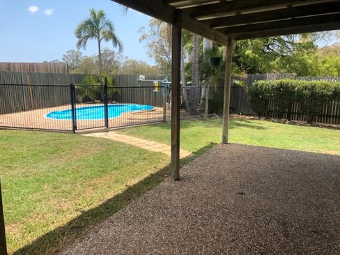 14 Hoskyn Court, CLINTON QLD 4680
