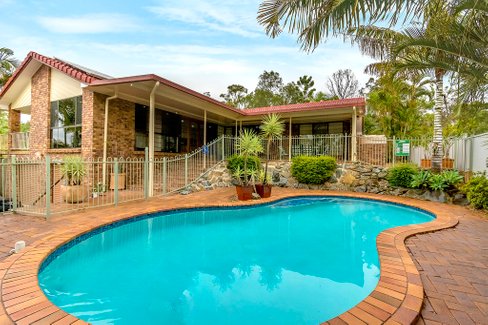 14 Indooroopilly Court, ROBINA QLD 4226