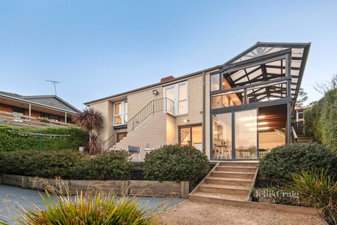 14 Kardinia Drive Yallambie 3085