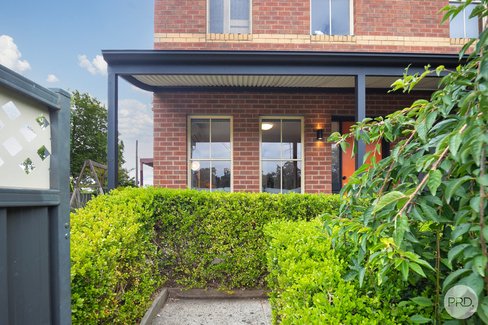 1/4 Lal Lal Street, GOLDEN POINT VIC 3350