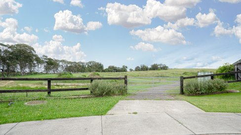 14 Lavender Close, GILLIESTON HEIGHTS NSW 2321