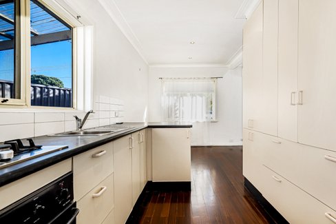 1/4 Lee Avenue Springvale 3171