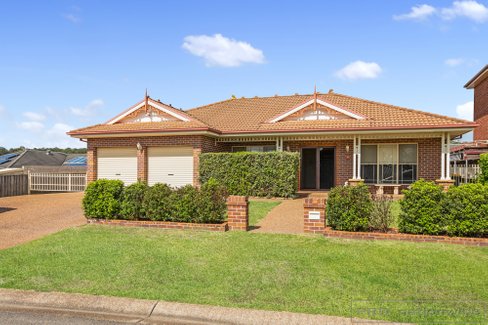 14 Lochend Circuit, EAST MAITLAND NSW 2323