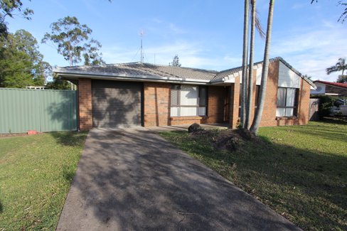 14 Lochinvar Court, ASHMORE QLD 4214