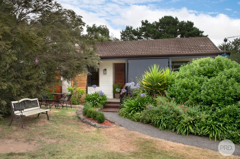 14 Lock Street, SMYTHESDALE VIC 3351