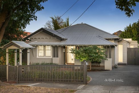 14 Lysbeth Street Mckinnon 3204