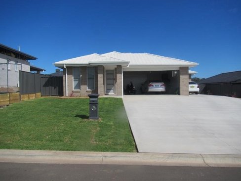 14 Magpie Drive, TAMWORTH NSW 2340