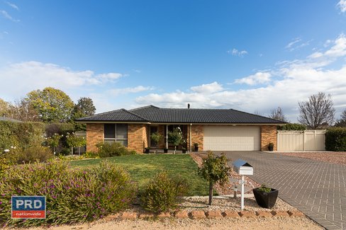 14 McCusker Drive, BUNGENDORE NSW 2621