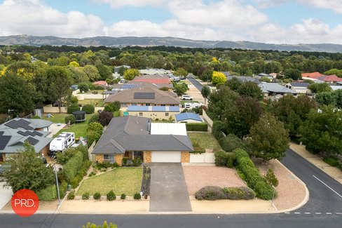14 McCusker Drive, BUNGENDORE NSW 2621