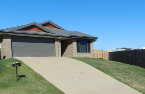 14 Melanie Court, BOYNE ISLAND QLD 4680