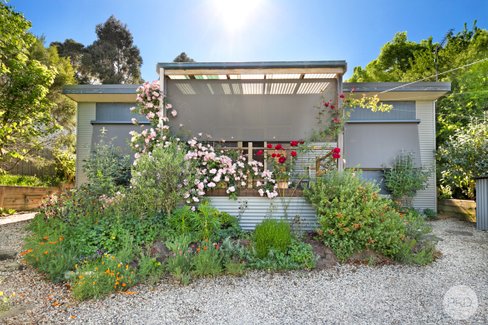 14 Moore Street, CRESWICK VIC 3363