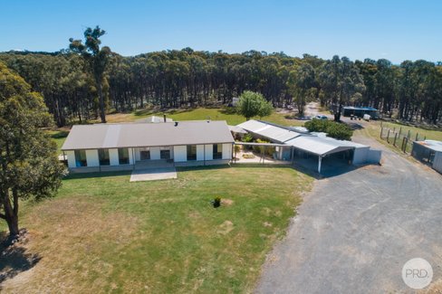14 Parslow Road, ROSS CREEK VIC 3351