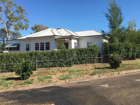 14 Russell Street, TAMWORTH NSW 2340