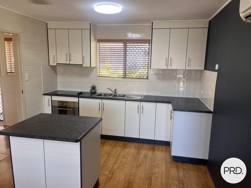 1/4 Shoal Point Road, BUCASIA QLD 4750