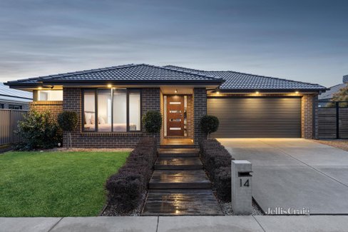 14 Swan Boulevard Winter Valley 3358